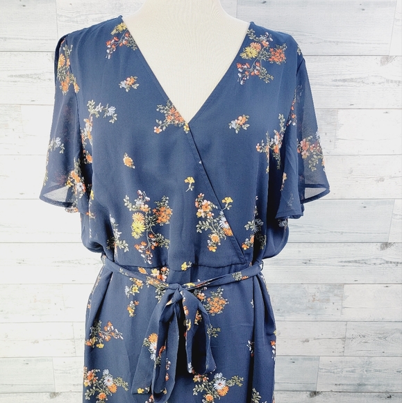 Maurices Dresses & Skirts - Pretty Blue Floral Midi Dress Flutter Sleeves Maurices Extra Large XL EUC